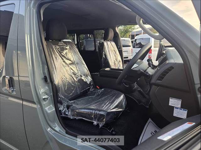 Toyota HIACE VAN 2026-02 8246963-6