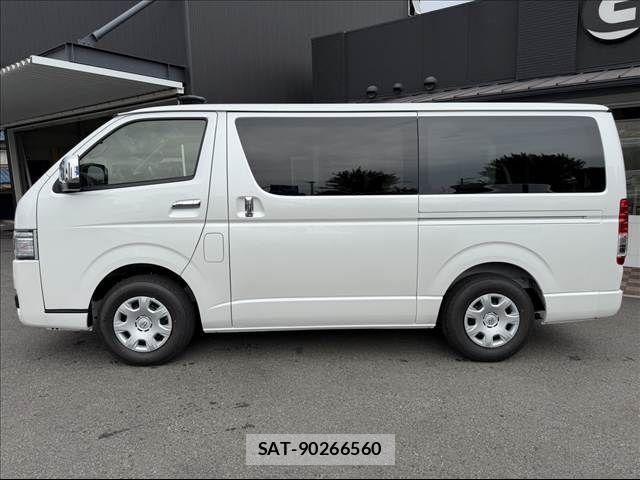 Toyota HIACE VAN 2026-06 8246960-13