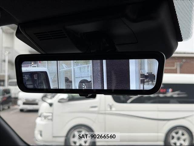 Toyota HIACE VAN 2026-06 8246960-17