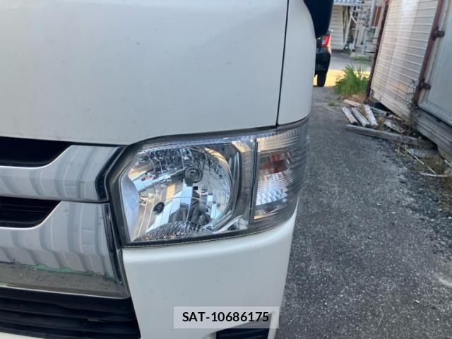 Toyota HIACE VAN 2017-12 8246982-1