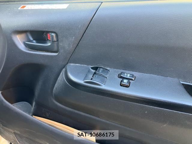 Toyota HIACE VAN 2017-12 8246982-4