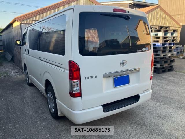Toyota HIACE VAN 2017-12 8246982-7