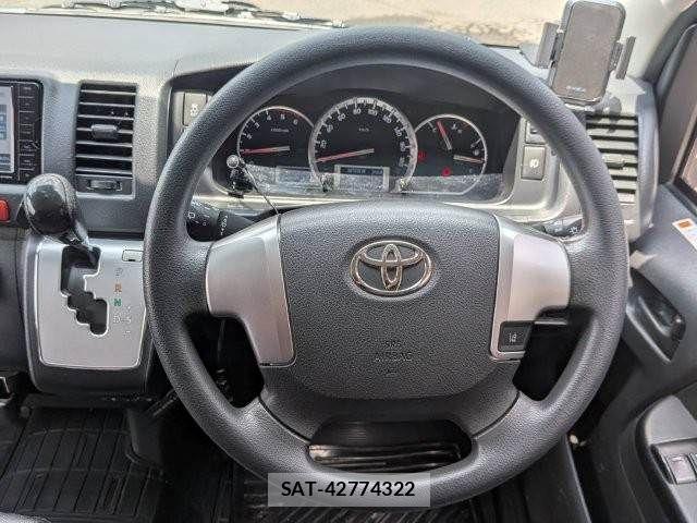 Toyota HIACE VAN 2020-01 8246983-13
