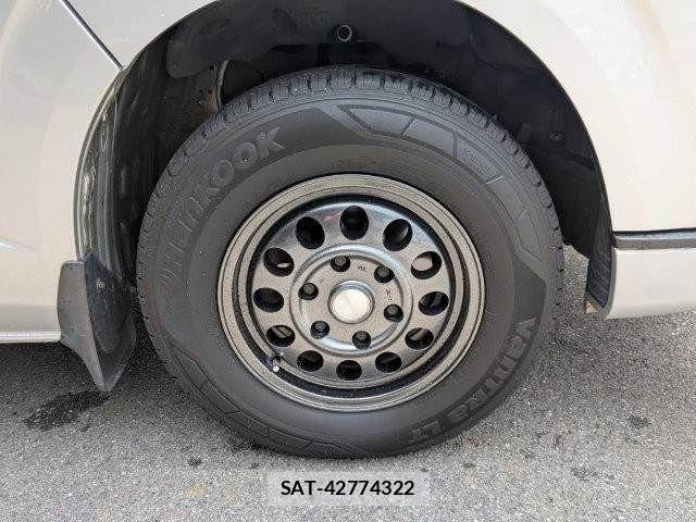 Toyota HIACE VAN 2020-01 8246983-16