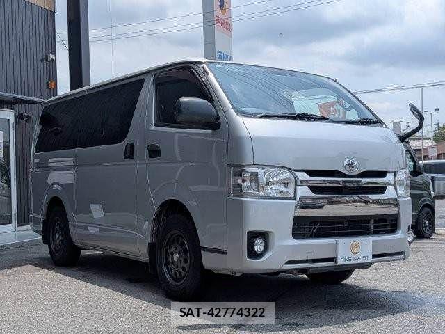 Toyota HIACE VAN 2020-01 8246983-18