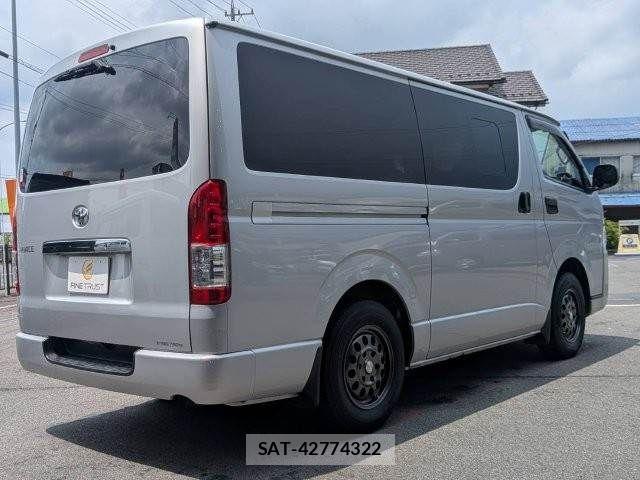 Toyota HIACE VAN 2020-01 8246983-20