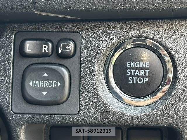 Toyota HIACE VAN 2022-07 8246971-9