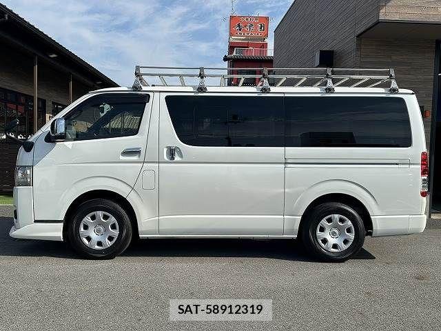 Toyota HIACE VAN 2022-07 8246971-14