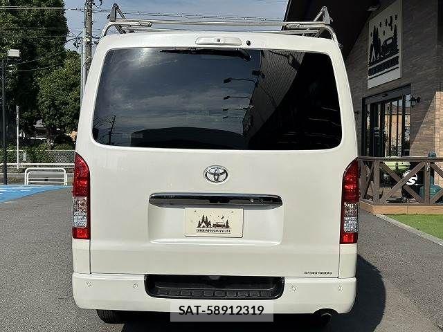 Toyota HIACE VAN 2022-07 8246971-16