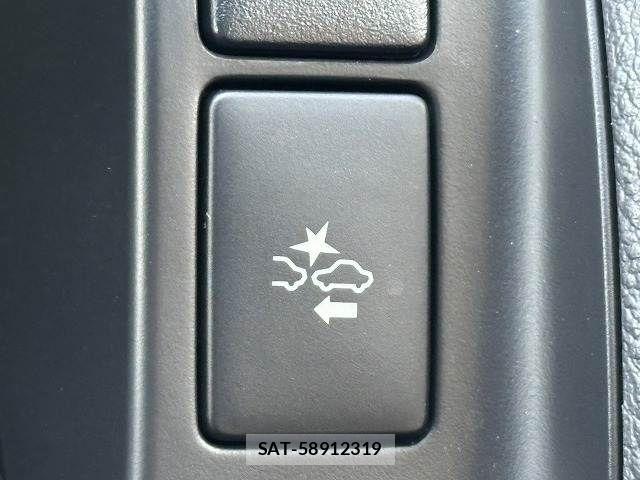 Toyota HIACE VAN 2022-07 8246971-5