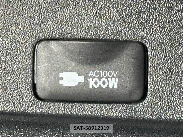 Toyota HIACE VAN 2022-07 8246971-6
