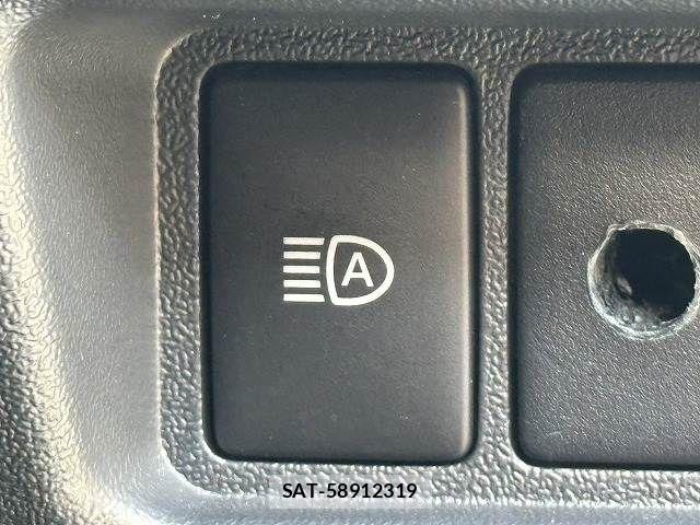 Toyota HIACE VAN 2022-07 8246971-7