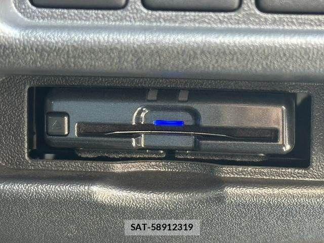 Toyota HIACE VAN 2022-07 8246971-8