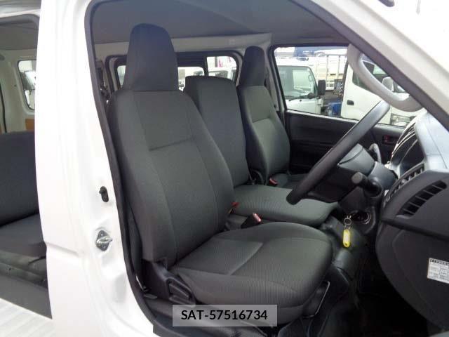 Toyota HIACE VAN 2016-10 8246985-4