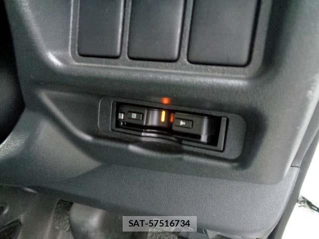 Toyota HIACE VAN 2016-10 8246985-7