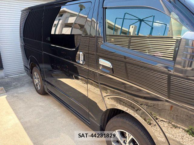Toyota HIACE VAN 2021-05 8246978-10