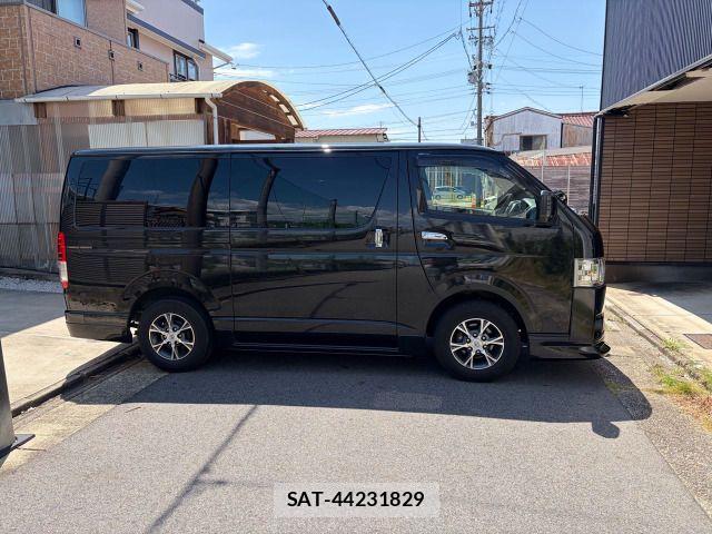 Toyota HIACE VAN 2021-05 8246978-14