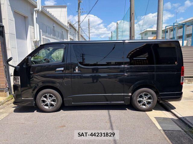 Toyota HIACE VAN 2021-05 8246978-15