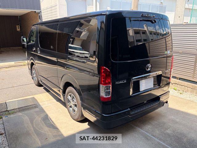 Toyota HIACE VAN 2021-05 8246978-17