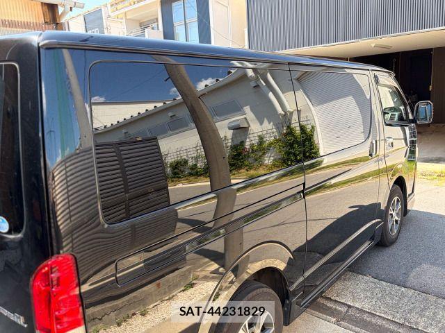 Toyota HIACE VAN 2021-05 8246978-19