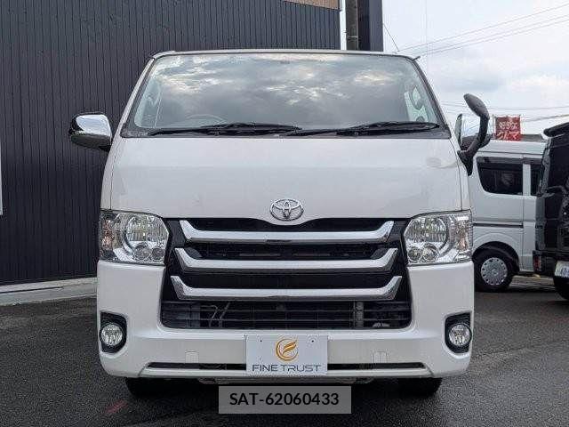 Toyota HIACE VAN 2016-11 8246980-15