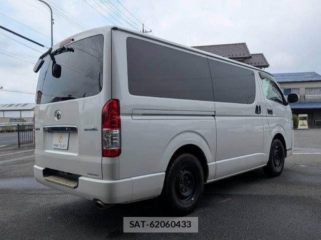 Toyota HIACE VAN 2016-11 8246980-18