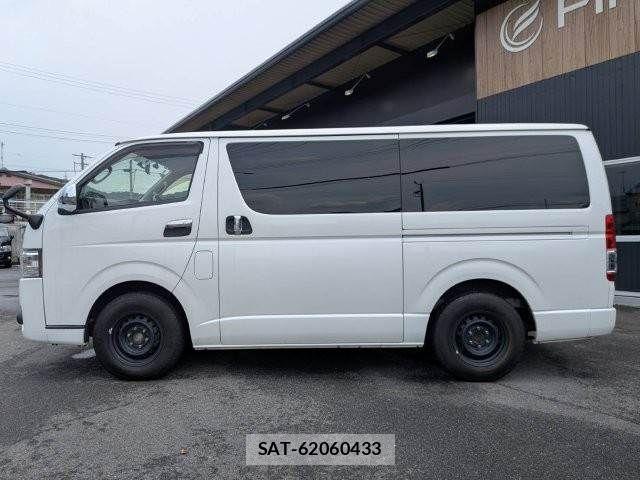 Toyota HIACE VAN 2016-11 8246980-21