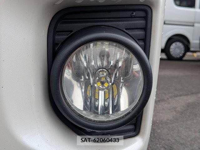 Toyota HIACE VAN 2016-11 8246980-24