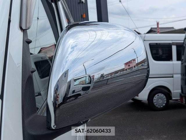 Toyota HIACE VAN 2016-11 8246980-26