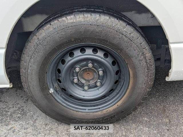Toyota HIACE VAN 2016-11 8246980-29