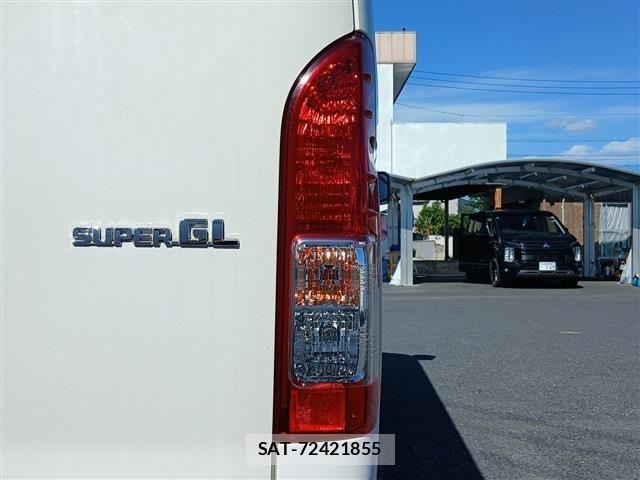 Toyota HIACE VAN 2021-07 8246976-12
