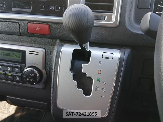 Toyota HIACE VAN 2021-07 8246976-2
