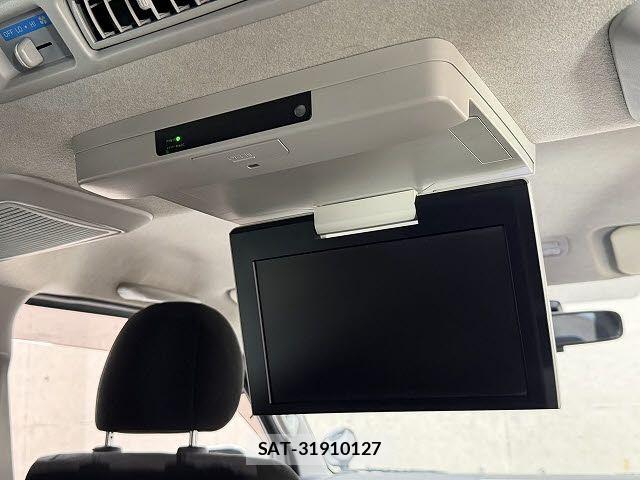 Toyota HIACE VAN 2014-10 8246981-12
