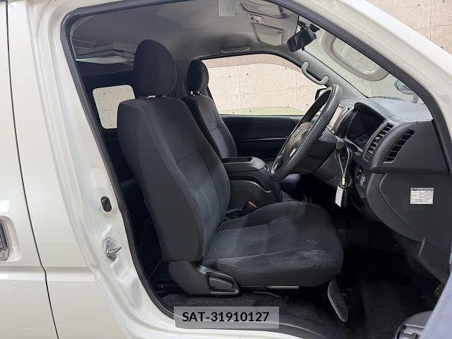 Toyota HIACE VAN 2014-10 8246981-6
