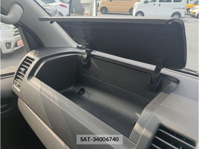 Toyota HIACE VAN 2015-06 8317714-9