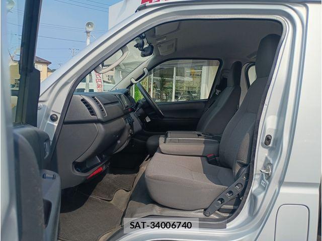 Toyota HIACE VAN 2015-06 8317714-17