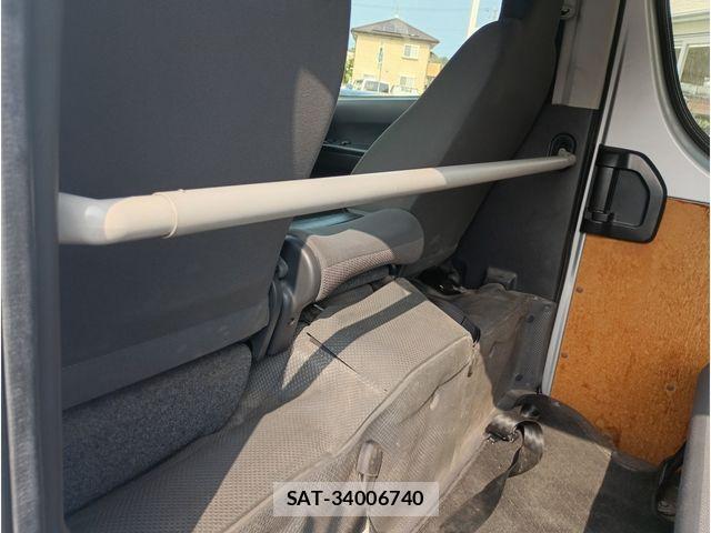 Toyota HIACE VAN 2015-06 8317714-19