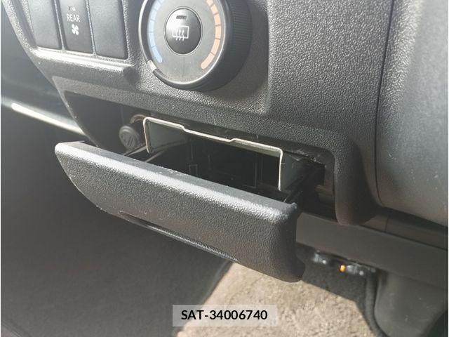 Toyota HIACE VAN 2015-06 8317714-6