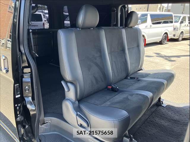 Toyota HIACE VAN 2020-02 8317708-14