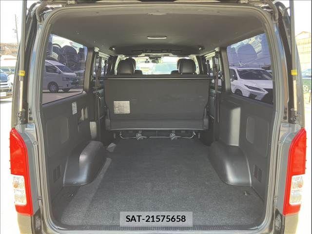 Toyota HIACE VAN 2020-02 8317708-15