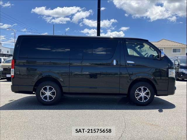 Toyota HIACE VAN 2020-02 8317708-18
