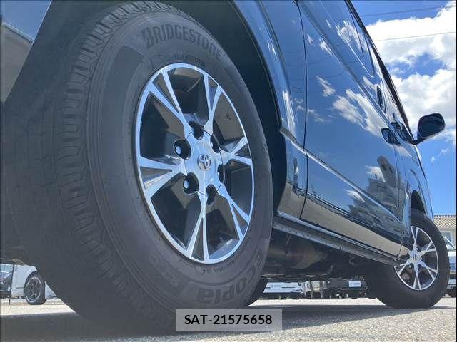 Toyota HIACE VAN 2020-02 8317708-21
