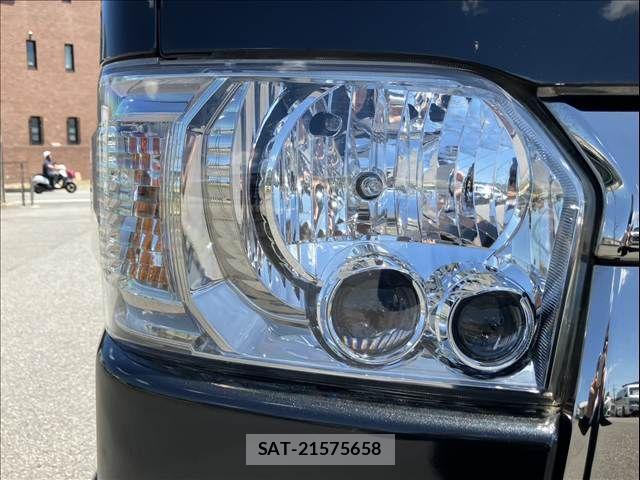 Toyota HIACE VAN 2020-02 8317708-22