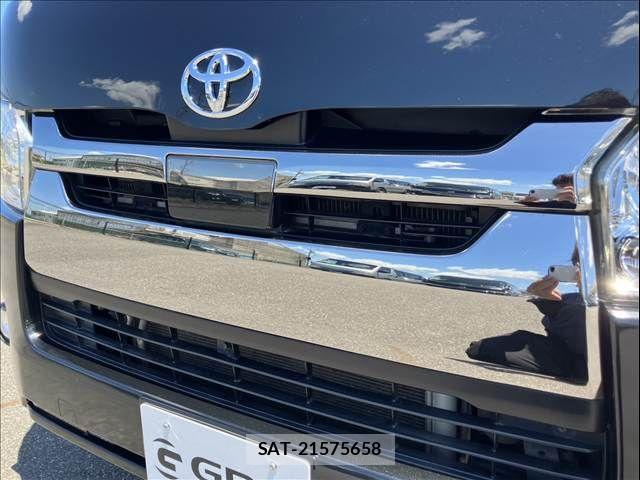 Toyota HIACE VAN 2020-02 8317708-24