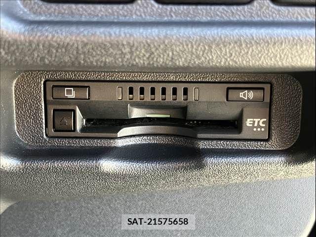 Toyota HIACE VAN 2020-02 8317708-3