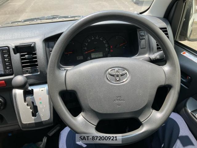 Toyota HIACE VAN 2017-07 8317715-19