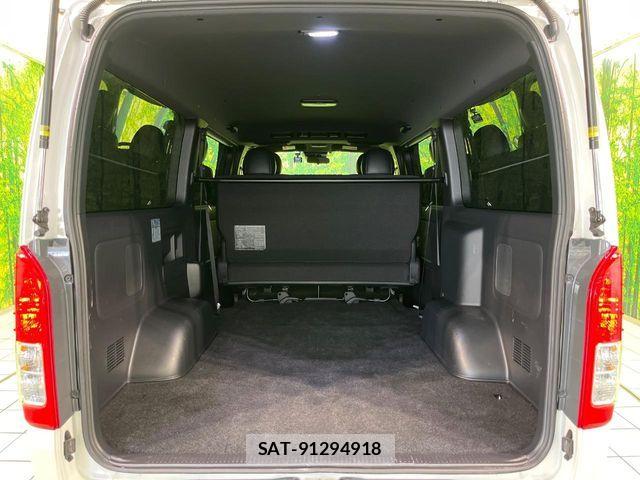 Toyota HIACE VAN 2023-12 8317704-10