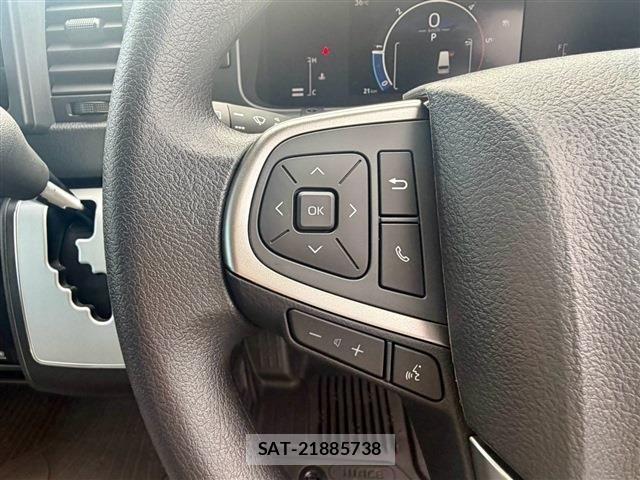 Toyota HIACE VAN 2026-07 8317701-13