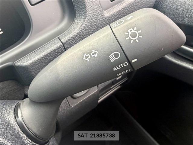 Toyota HIACE VAN 2026-07 8317701-16