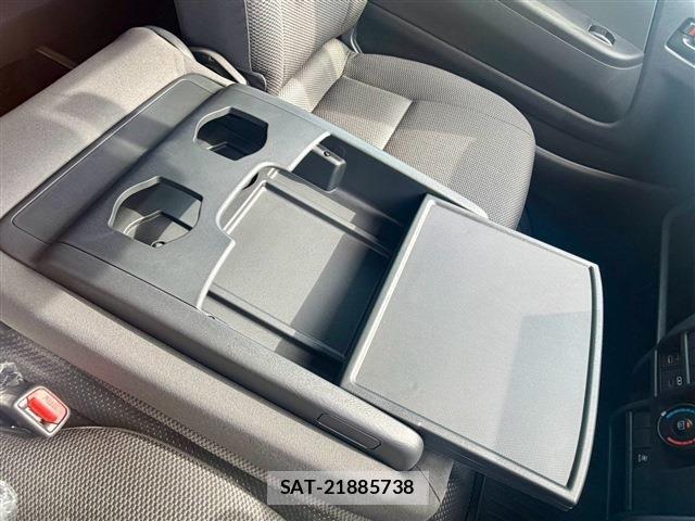 Toyota HIACE VAN 2026-07 8317701-17